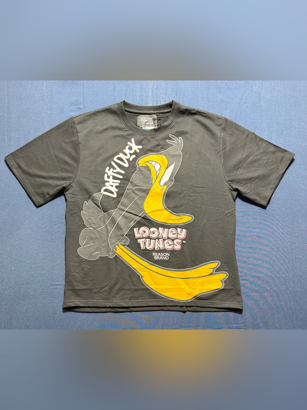 Cotton Polyester Blend NWT Size XL Looney Tunes Daffy Duck Reason Brand Graphic